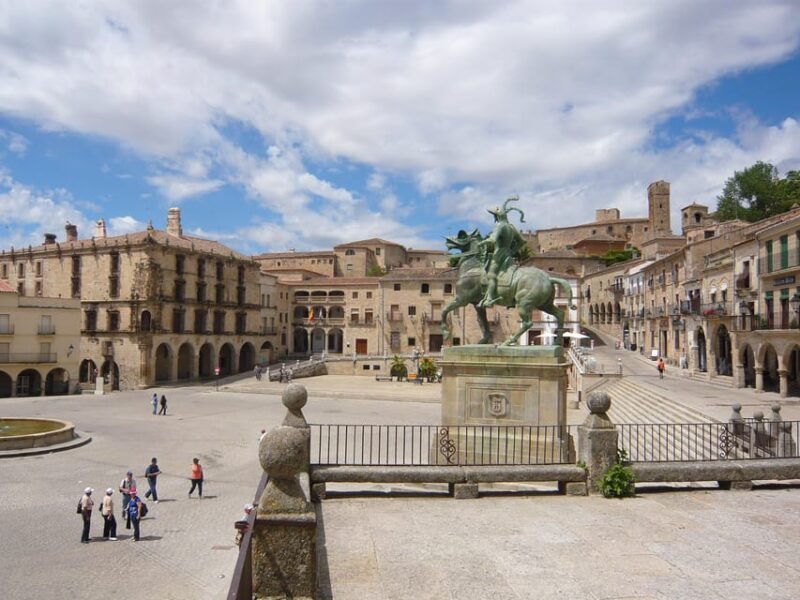 private-or-group-guided-visit-in-trujillo