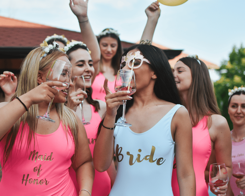 private-pub-bar-crawl-group-size-6-20-people