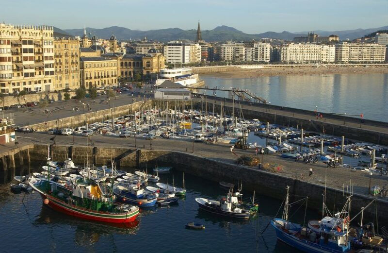 private-san-sebastian-city-walking-tour-3