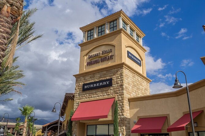 private-shopping-tour-from-palm-springs-to-desert-hills-outlets-2