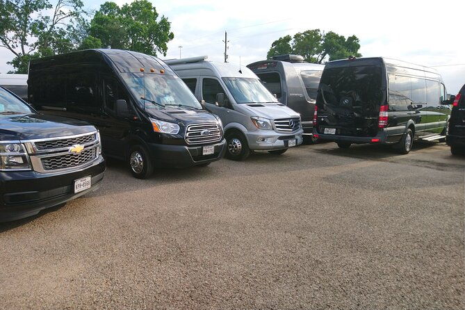 private-shuttle-galveston-to-hobby-airport-hou-for-10-travelers