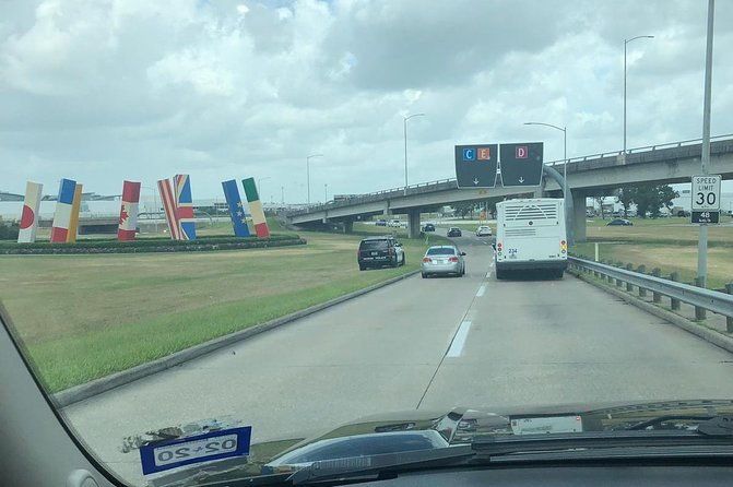private-shuttle-hobby-airport-to-galveston-for-up-to-10-travelers