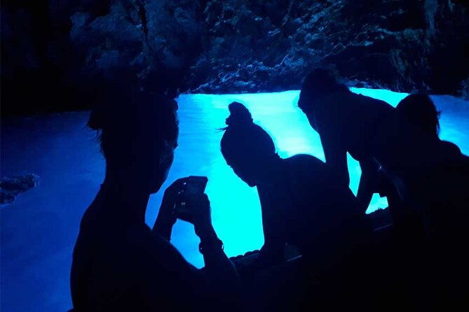 private-speedboat-tour-to-blue-cave-and-visit-island-hvar