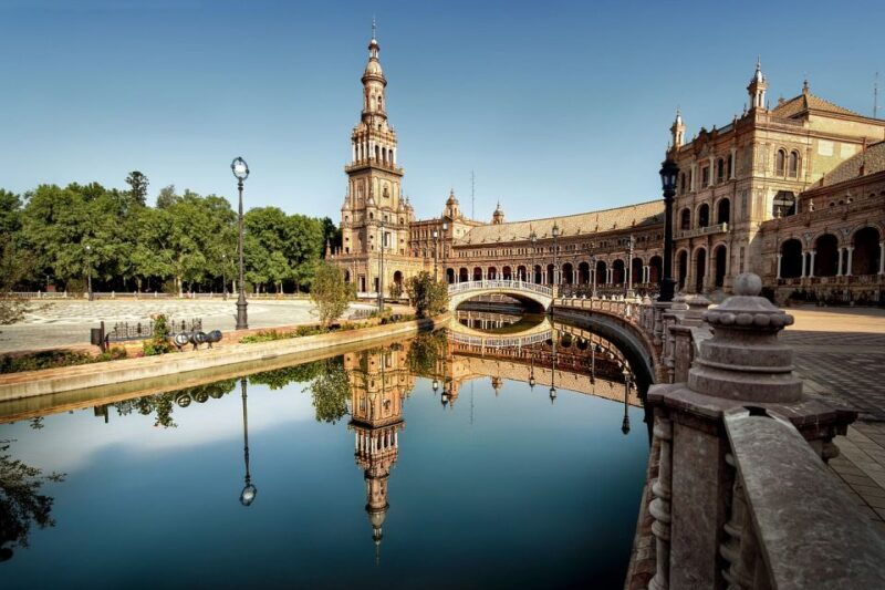 private-tour-of-sevillejewish-quarter-and-plaza-espana