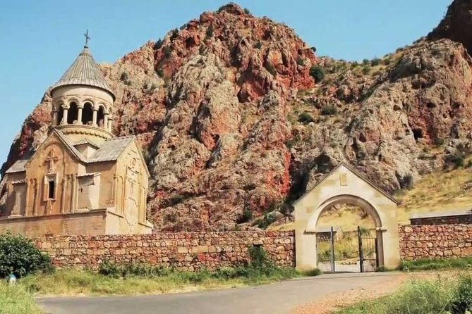 private-tour-to-khor-virap-areni-noravank-birds-cave-areni-1-jermuk