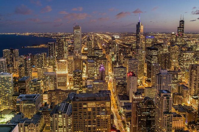private-transfer-chicago-to-chicago-airport-by-luxury-car-or-suv