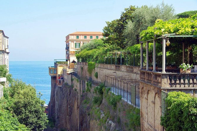 private-transfer-from-amalfi-to-sorrento-door-to-door-english-speaking-driver