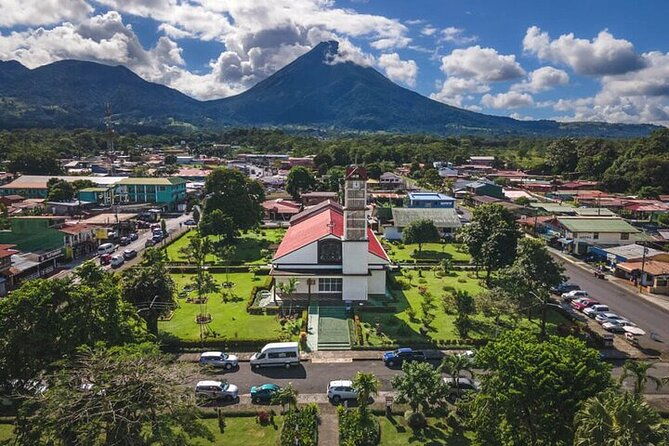 private-transfer-from-la-fortuna-to-liberia-intl-airport-lir-area