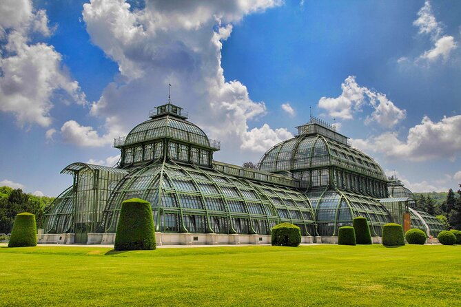 private-transfer-from-salzburg-to-vienna-with-2h-of-sightseeing