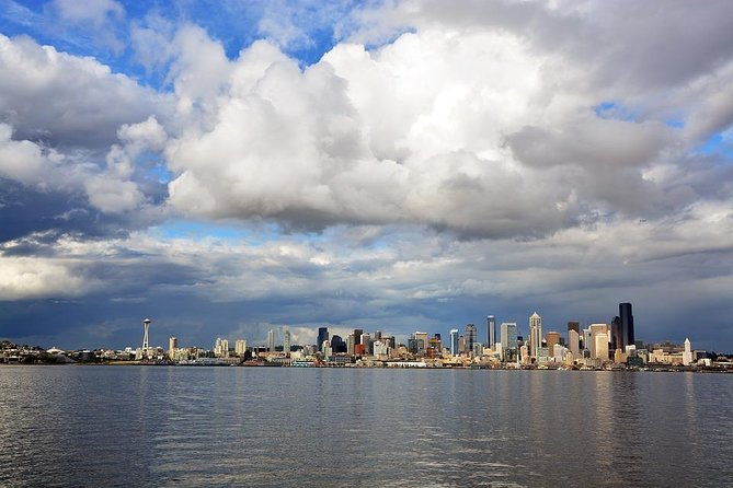 private-transfer-seattle-to-seattle-airport-sea-by-minibus-or-suv