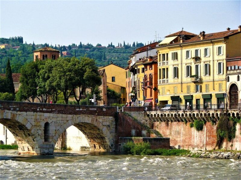 private-walking-tour-of-verona-with-tickets-included