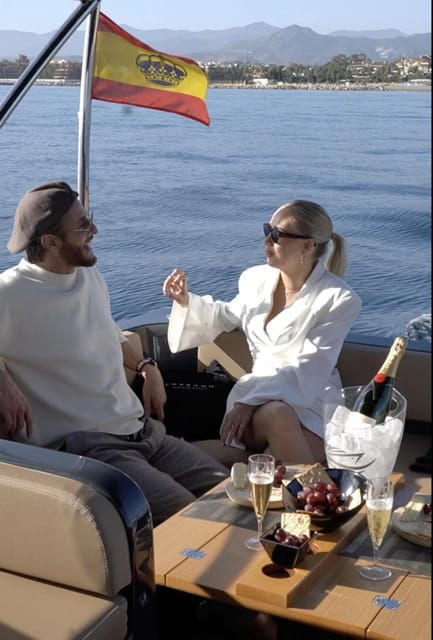 puerto-banus-boat-charter-moonday-yacht
