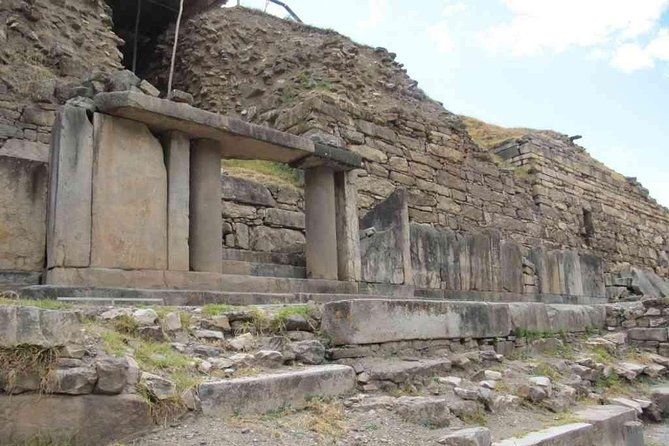 querococha-lake-and-chavin-ruins-and-from-huaraz