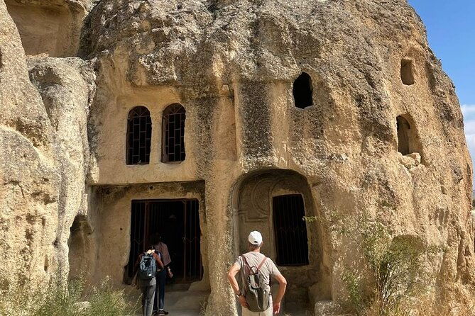 red-tour-of-cappadocia