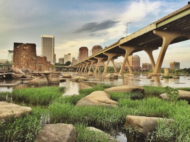 richmond-guided-hike-in-james-river-park