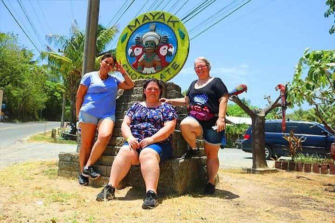 roatan-fun-bus-group-sightseeing-island-private-tour