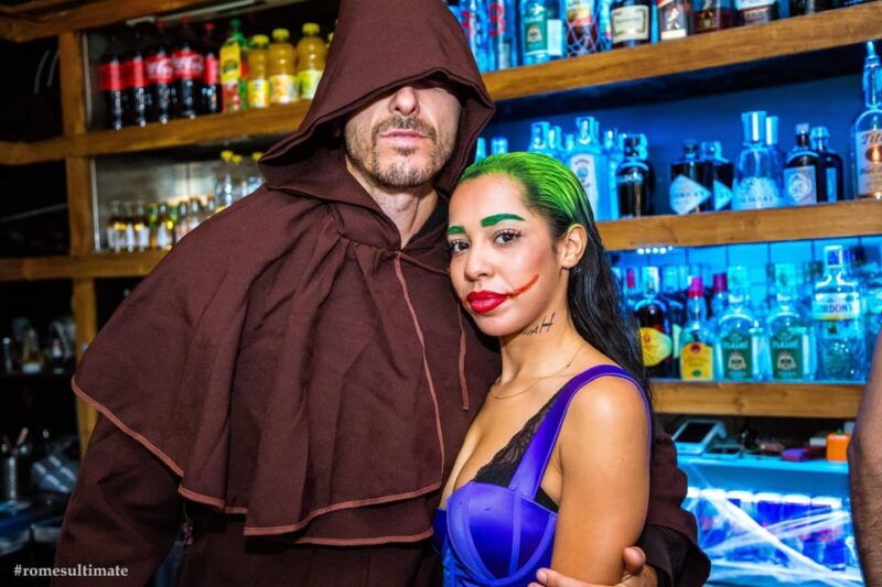 rome-halloween-pub-crawl-with-open-bar-and-pizza