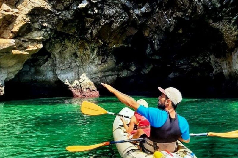 sagres-family-kayaking-tour-ingrina-caves