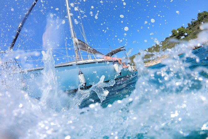 sailing-tour-with-snorkeling-in-hvar-pakleni-islands