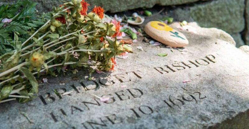salem-self-guided-scary-ghosts-witch-trials-audio-tour