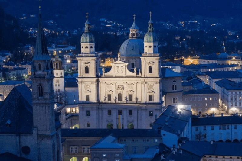 salzburg-christmas-market-and-city-highlights-evening-tour