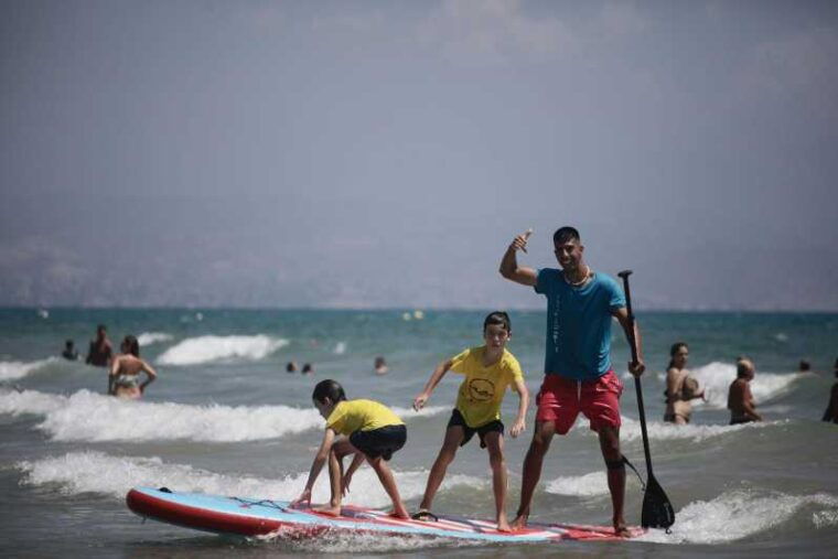 san-juan-beach-paddle-surf-table-rental-snack-and-drink