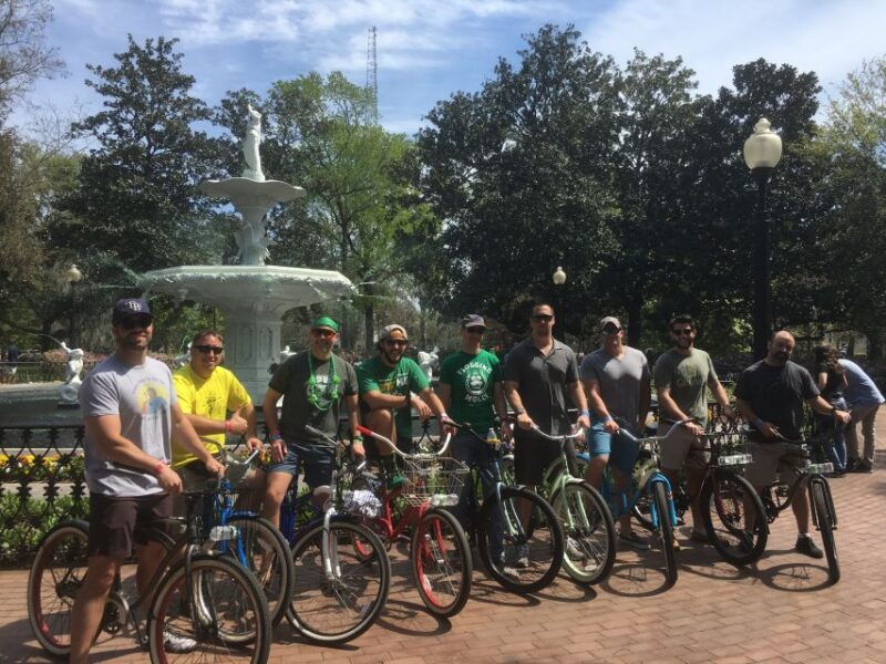 savannah-historical-bike-tour-with-tour-guide