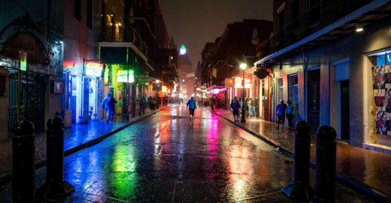 self-guided-audio-ghost-tour-in-new-orleans-in-6-languages