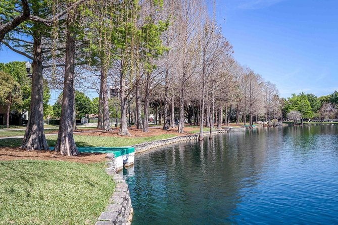 self-guided-walking-audio-tour-around-lake-eola-in-orlando