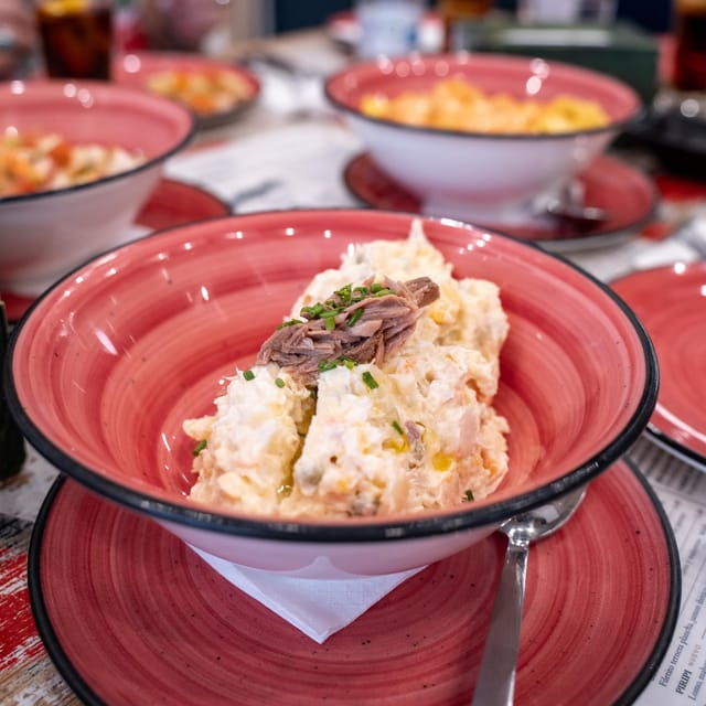 seville-adventure-historic-walking-tour-traditional-tapas