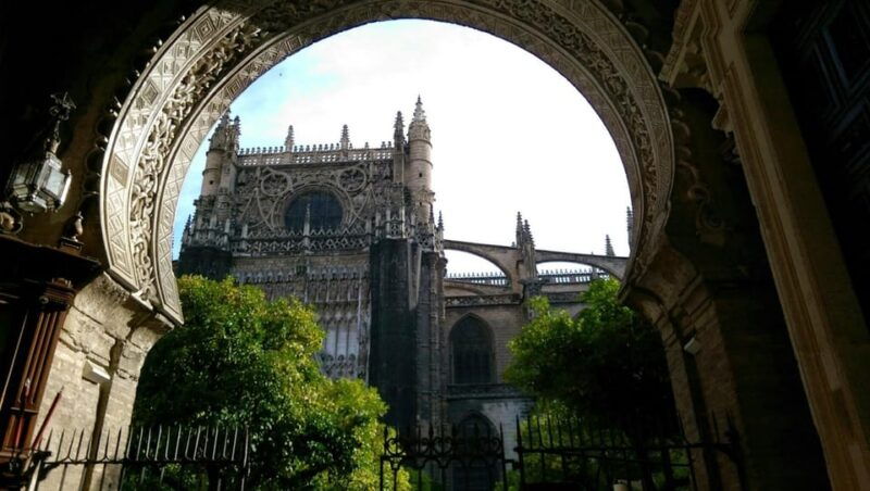 seville-cathedral-alcazar-guided-tour-with-river-cruise
