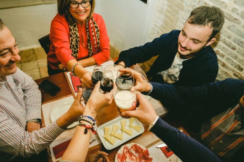 seville-small-group-jewish-quarter-tour-with-tapas-drinks
