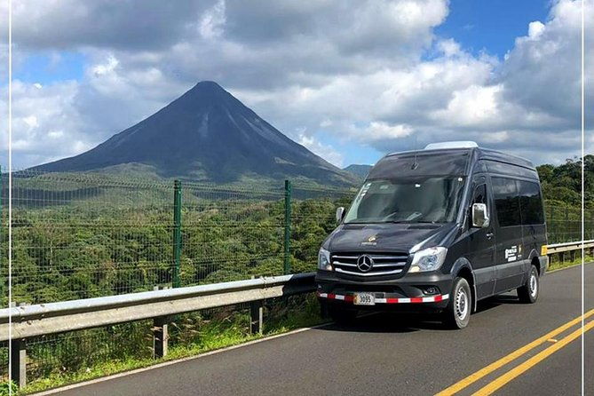 shared-shuttle-from-manuel-antonio-to-monteverde