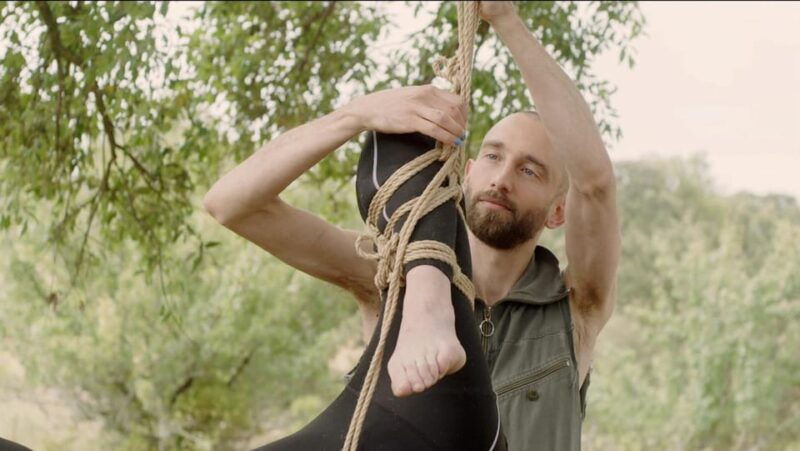 shibari-on-the-beach