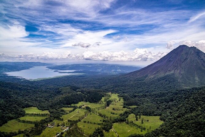 shuttle-service-san-jose-airport-to-arenal-la-fortuna-san-carlos