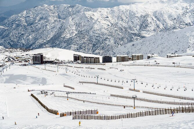 ski-experience-in-colorado-with-round-transportation-and-guide