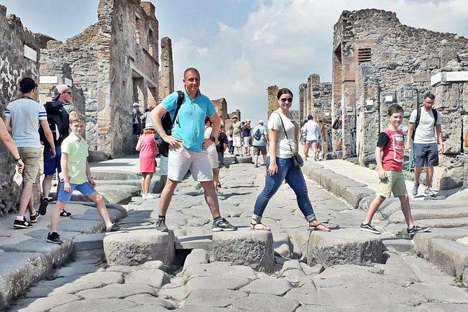 skip-the-line-pompeii-tour-for-kids-and-families