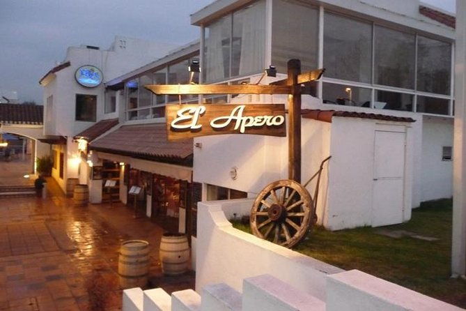 small-group-night-city-tour-san-cristobal-hill-and-dinner-show