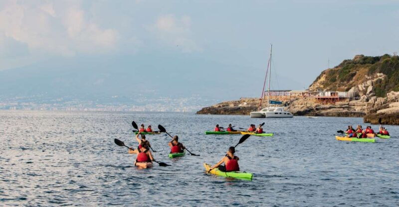 sorrento-premium-kayaking-experience-with-swimming