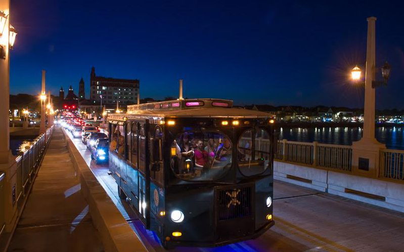 st-augustine-ghosts-and-gravestones-old-town-trolley-tour