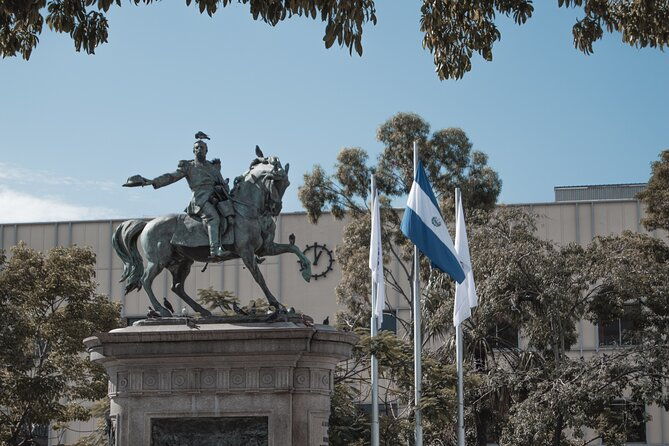 street-food-tour-and-visit-to-the-historic-center-of-san-salvador