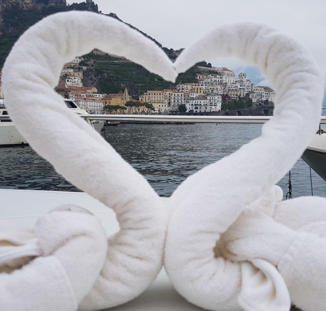 sunset-boat-tour-on-the-amalfi-coast