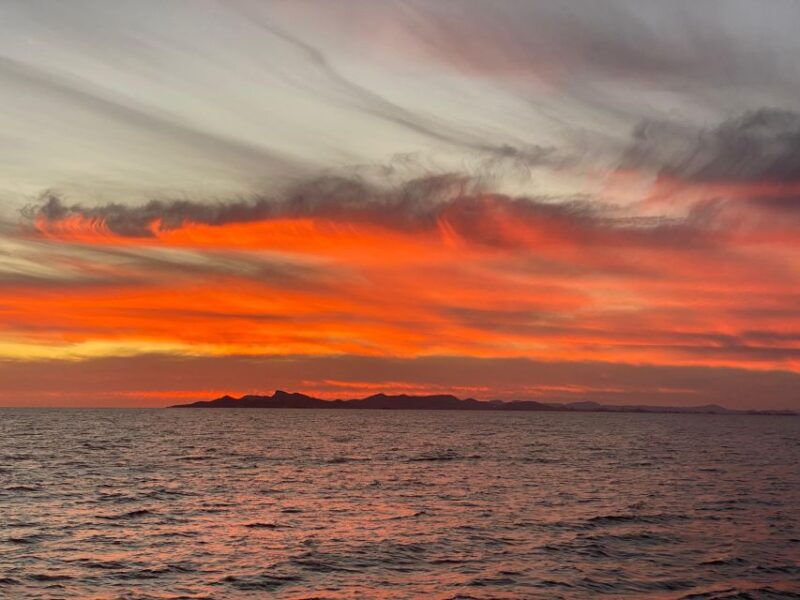 sunset-on-a-luxury-sailing-yacht-lagos-algarve