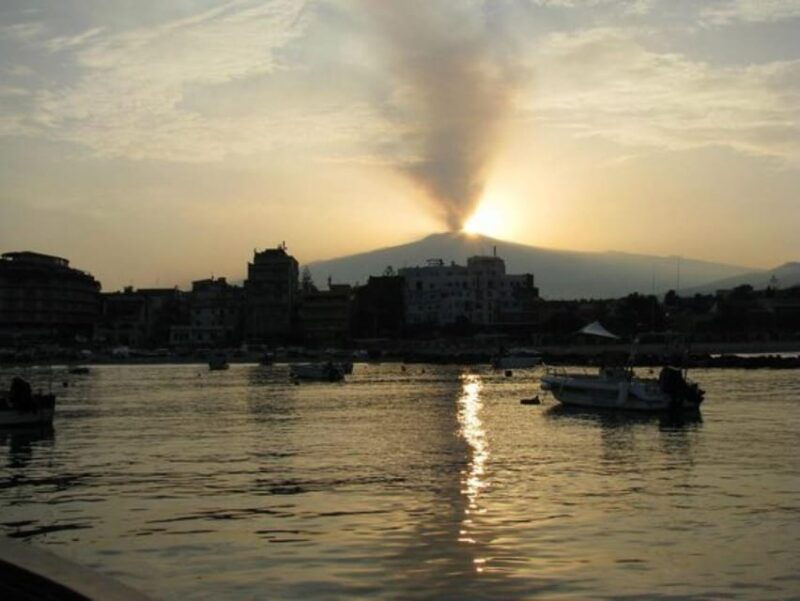 sunset-tour-in-search-of-dolphins-with-aperitif