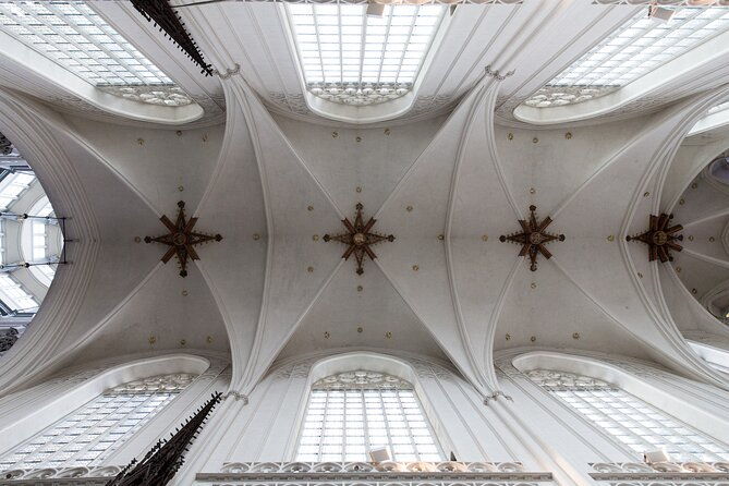 surprise-walk-of-antwerp-with-a-local
