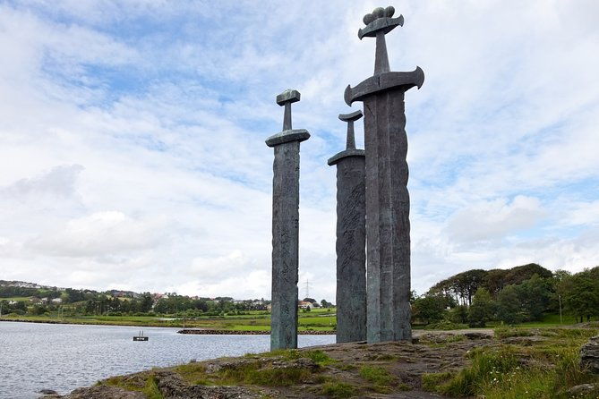 swords-in-rock-monument-and-stavanger-highlights-private-tour