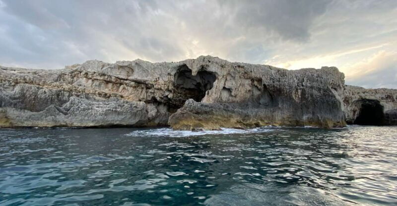 syracuse-boat-trip-of-ortigia-island-and-sea-caves