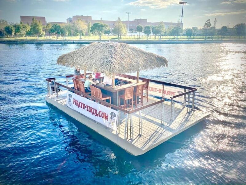 tampa-hillsborough-river-tiki-bar-boat-up-to-13-people