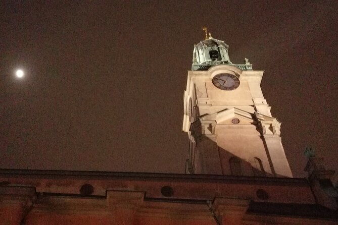 the-charms-of-stockholms-old-town-with-a-taste-of-vikings-mead