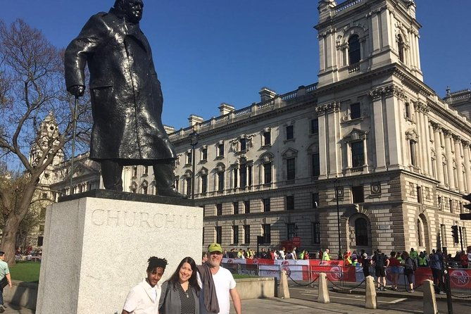 the-darkest-hour-private-half-day-black-cab-tour-in-london